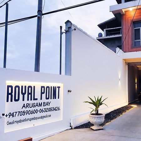 Hotel Royal Point Arugambay à Baie d'Arugam Extérieur photo