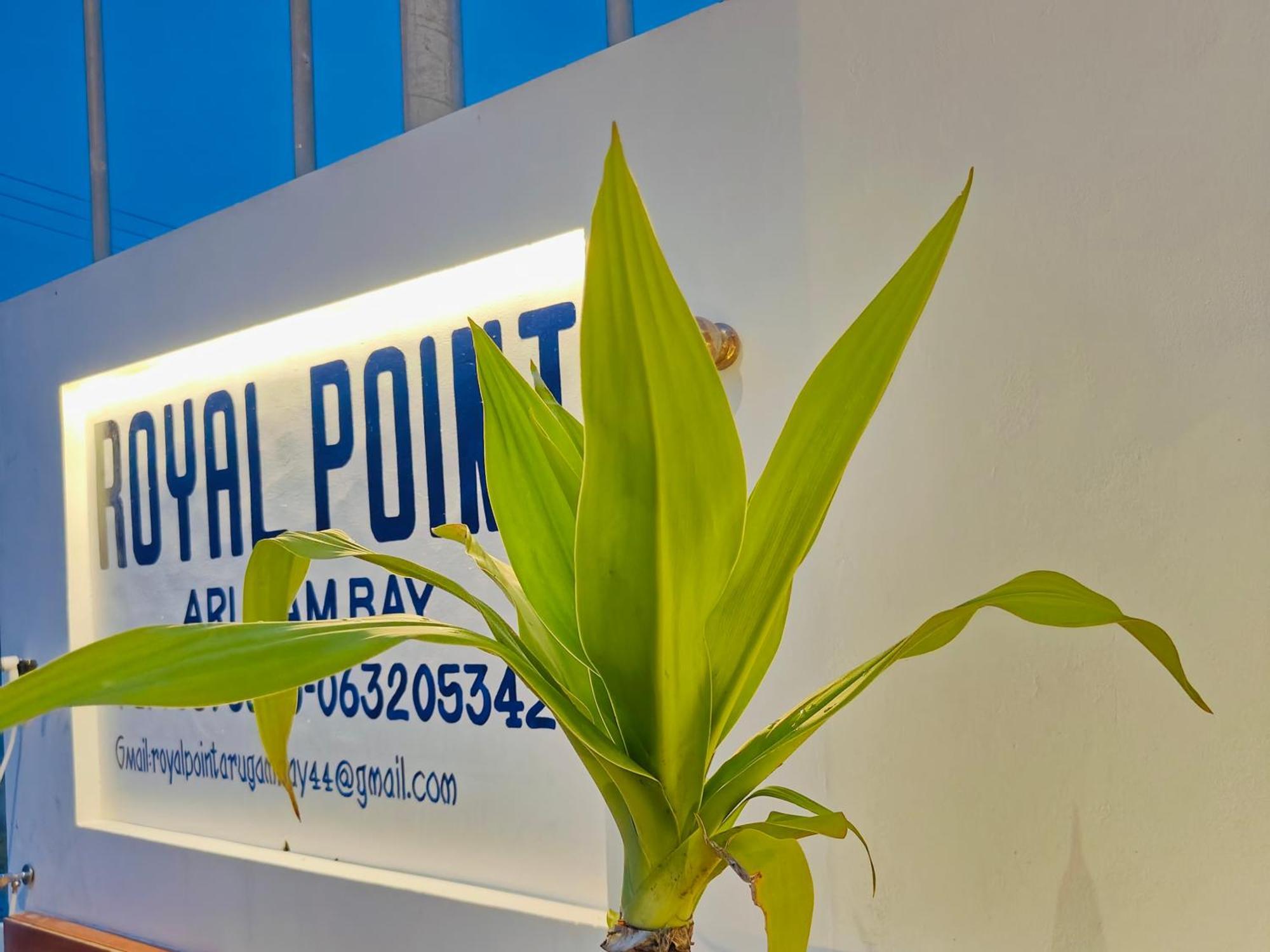 Hotel Royal Point Arugambay à Baie d'Arugam Extérieur photo