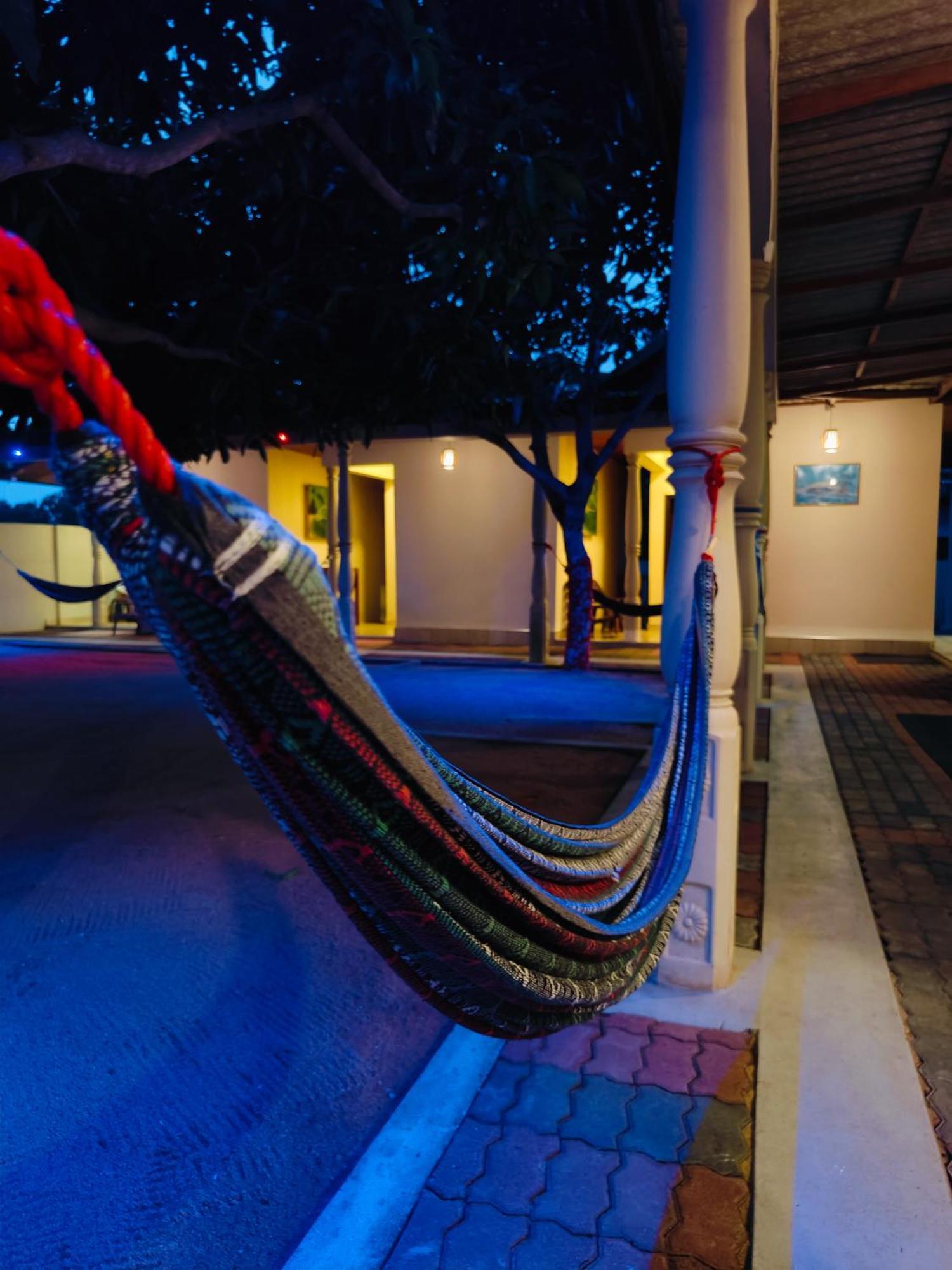 Hotel Royal Point Arugambay à Baie d'Arugam Extérieur photo