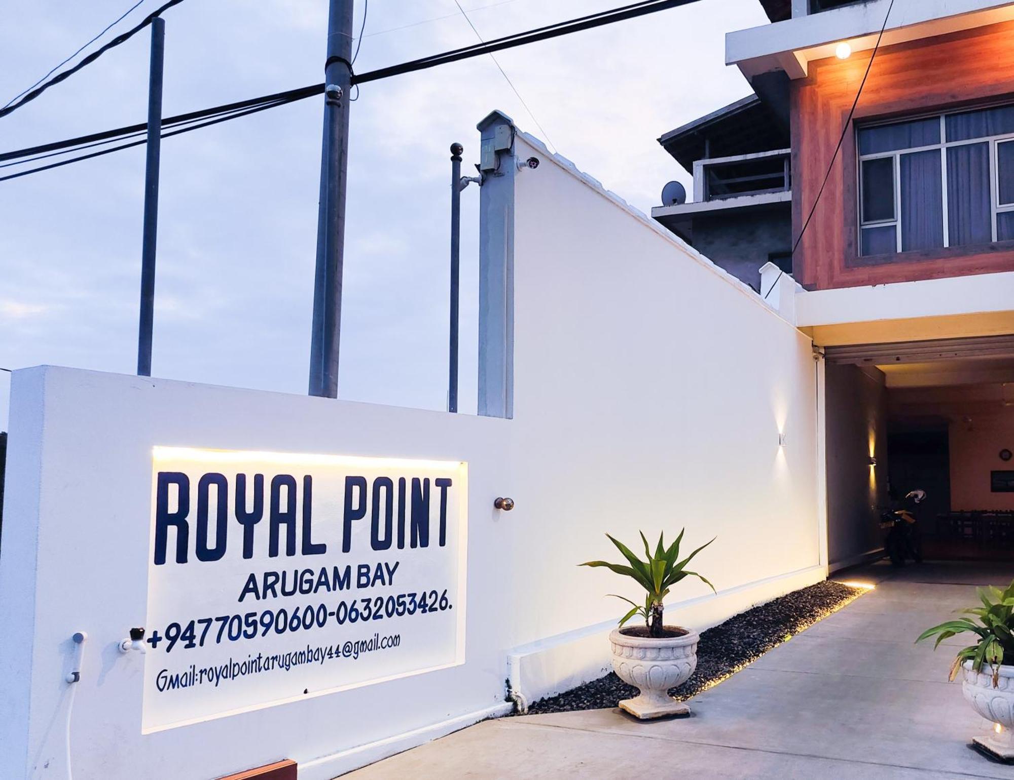 Hotel Royal Point Arugambay à Baie d'Arugam Extérieur photo
